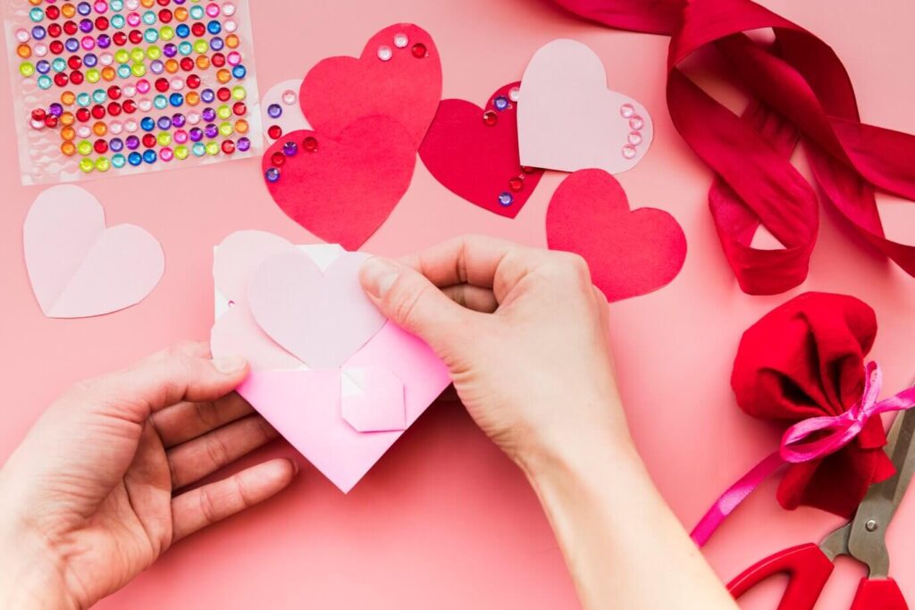 Les cartes coeur sont indispensables dans la Saint-Valentin