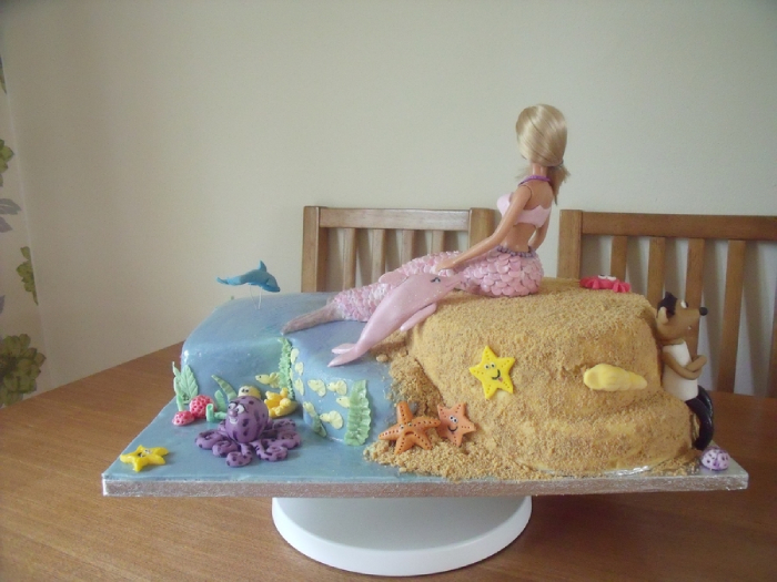 Gâteau Barbie sirène sur rocher